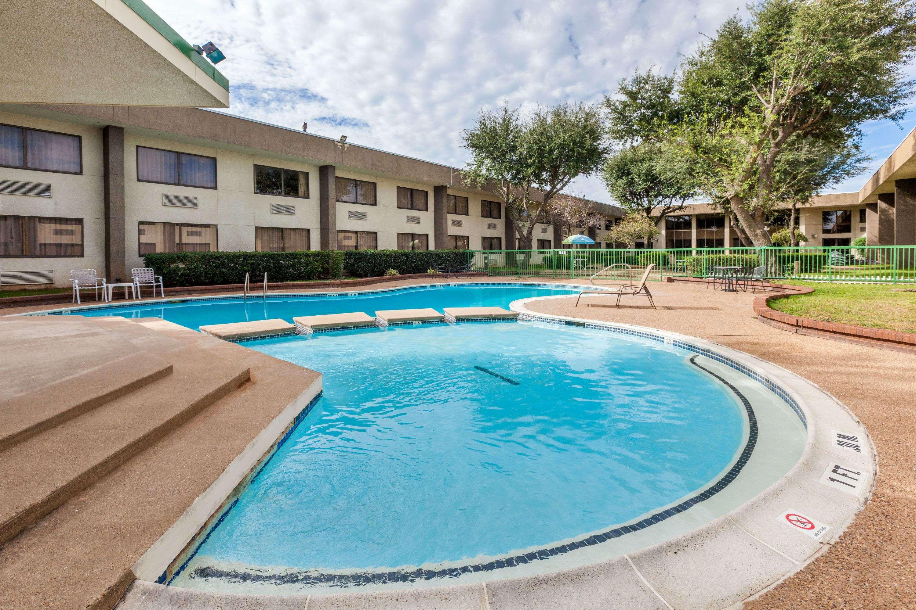 Days Inn By Wyndham Sherman Esterno foto