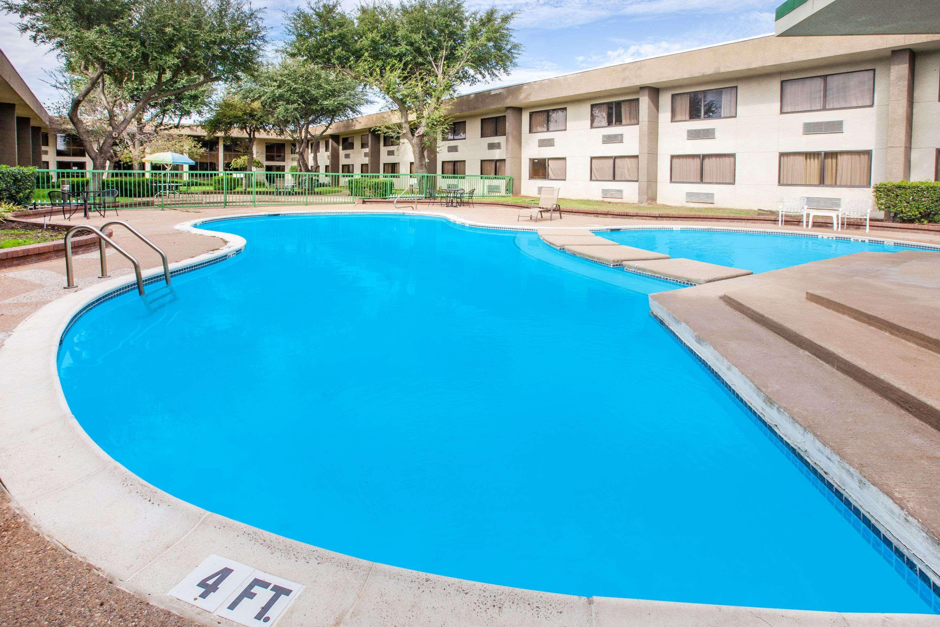 Days Inn By Wyndham Sherman Esterno foto